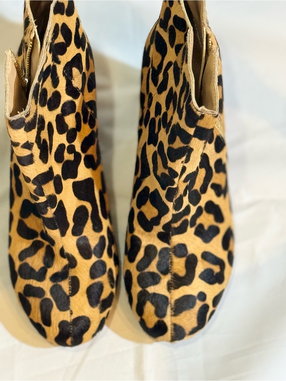 NEW Leopard Print Genuine Calf Hair Ankle Booties Size 39 (US 8.5–9) Pointed Toe